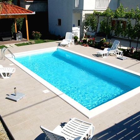 Filipovic Apartments With Pool Биоград на Мору Екстериор снимка