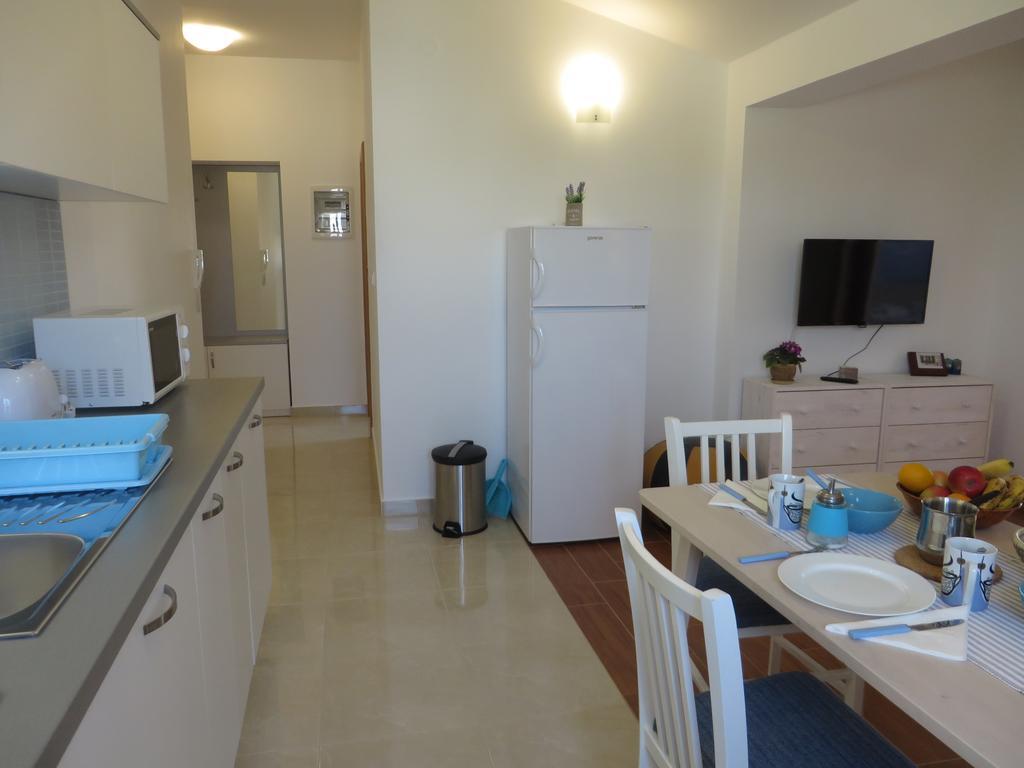 Filipovic Apartments With Pool Биоград на Мору Екстериор снимка