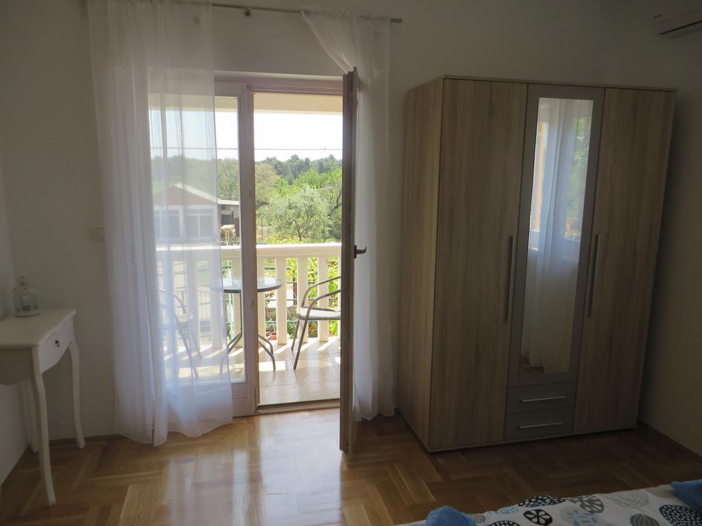 Filipovic Apartments With Pool Биоград на Мору Екстериор снимка