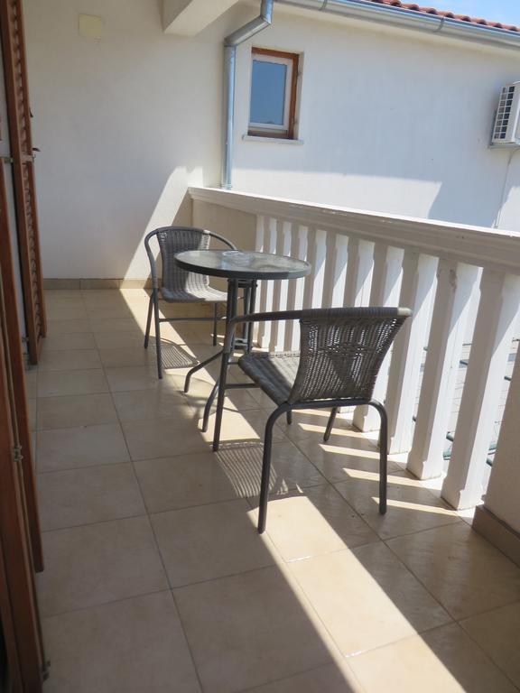 Filipovic Apartments With Pool Биоград на Мору Екстериор снимка