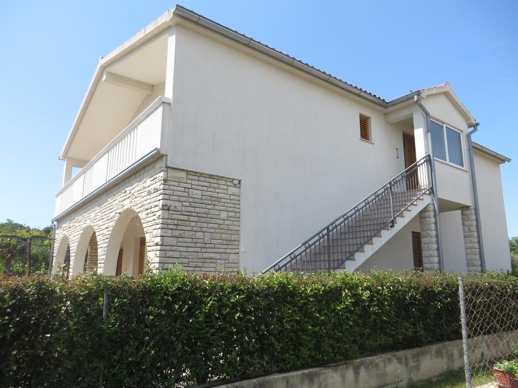 Filipovic Apartments With Pool Биоград на Мору Екстериор снимка