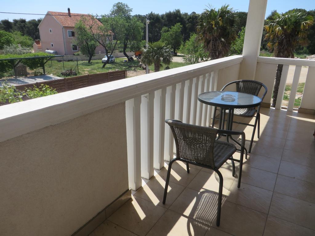 Filipovic Apartments With Pool Биоград на Мору Екстериор снимка