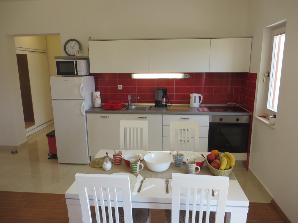 Filipovic Apartments With Pool Биоград на Мору Екстериор снимка