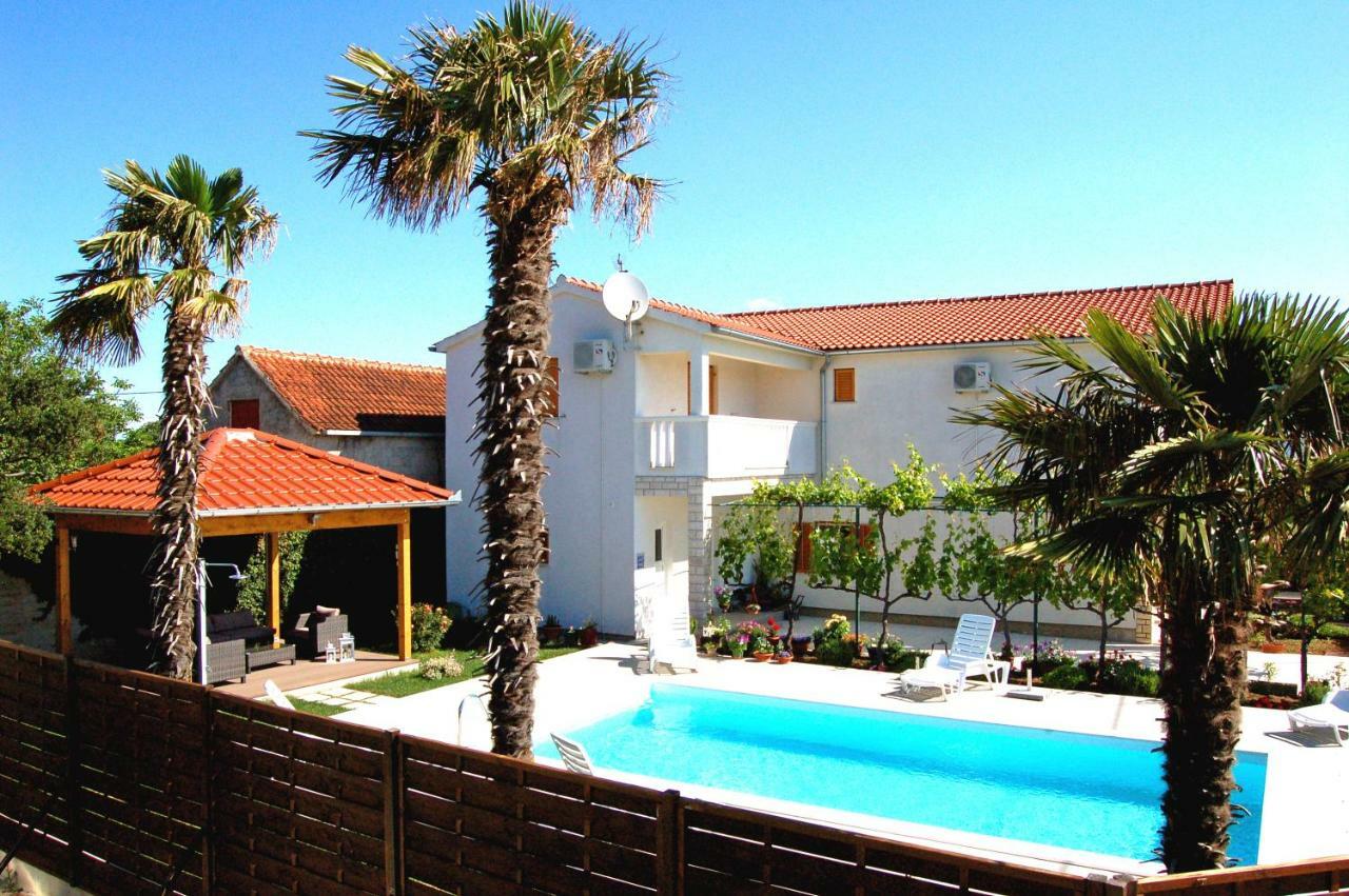 Filipovic Apartments With Pool Биоград на Мору Екстериор снимка